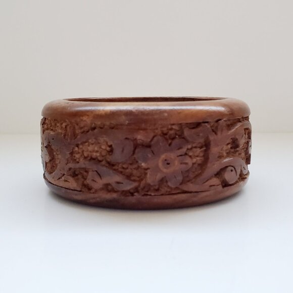 Chunky Tribal Style Hand Carved Wide Wood Bangle Bracelet Floral Vines Texture - Picture 4 of 8